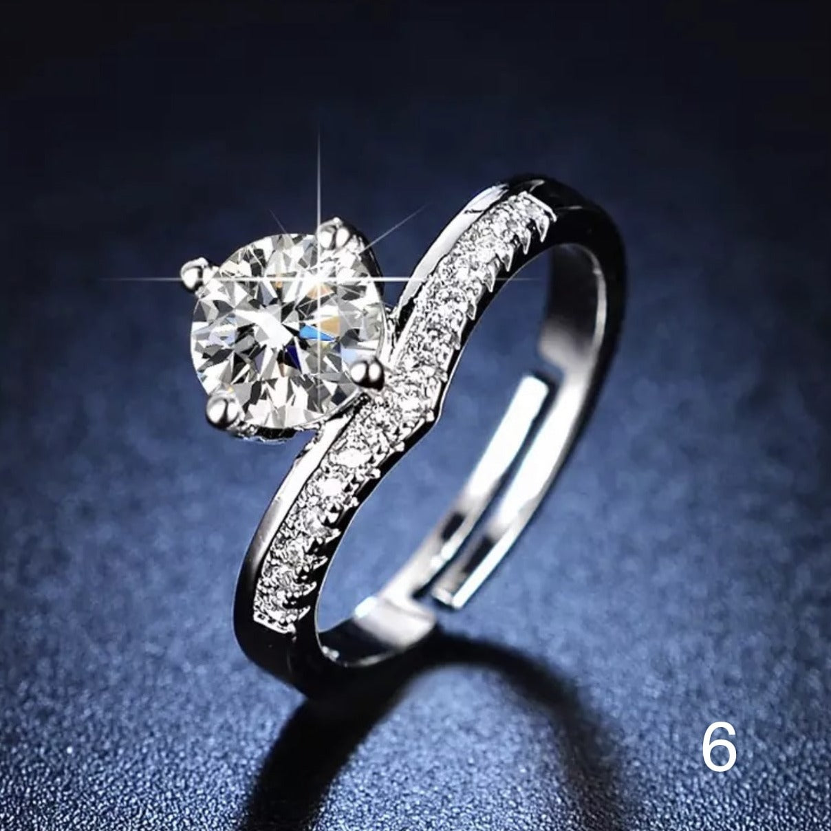 Rund zirkonia-ring med diamant og justerbar åbning - WomanRing™