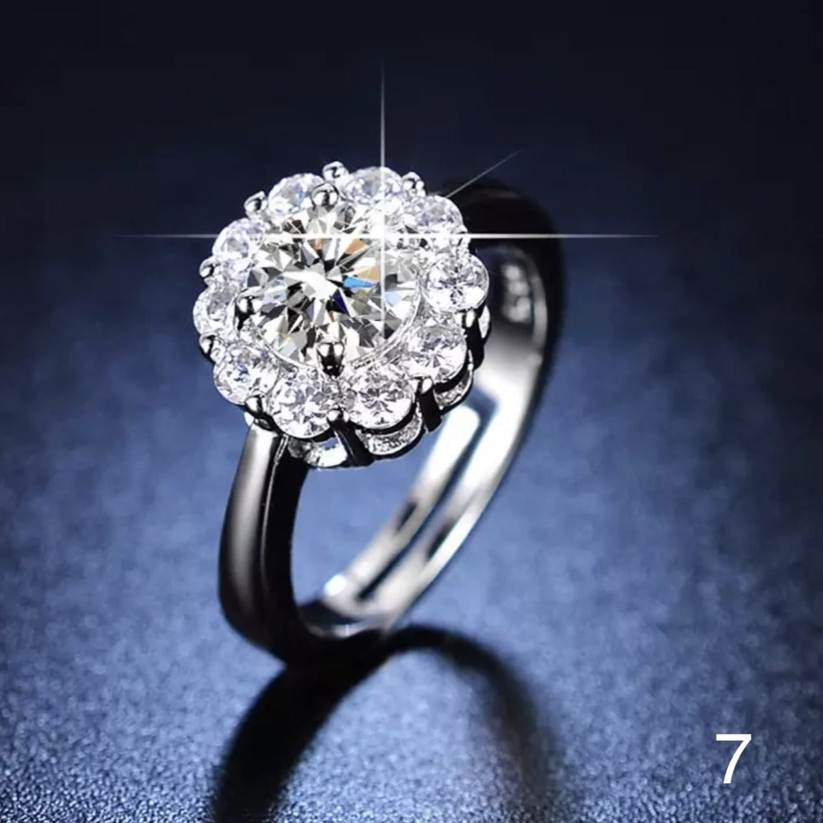 Rund zirkonia-ring med diamant og justerbar åbning - WomanRing™